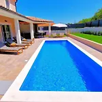 Vila Terrana Near Rovinj For 6 People With Private Pool