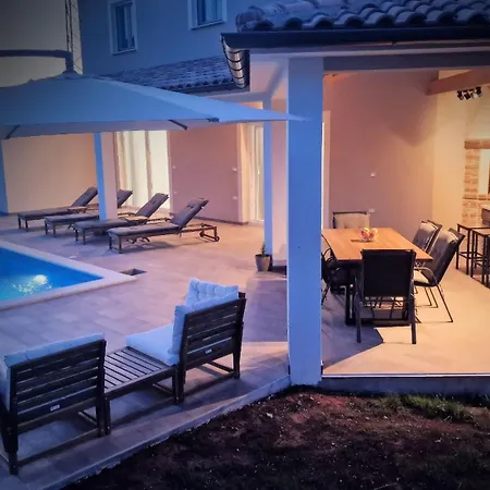 Villa Terrana Near Rovinj For 6 People With Private Pool