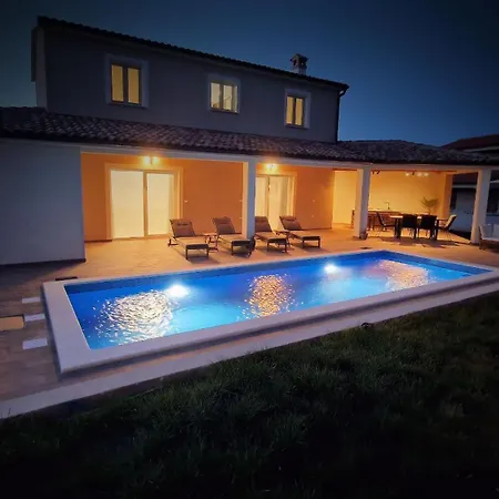 Terrana Near Rovinj For 6 People With Private Pool * Rovinjsko Selo