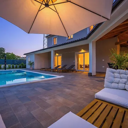 Terrana Near Rovinj For 6 People With Private Pool *