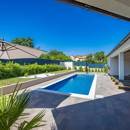 Terrana Near Rovinj For 6 People With Private Pool