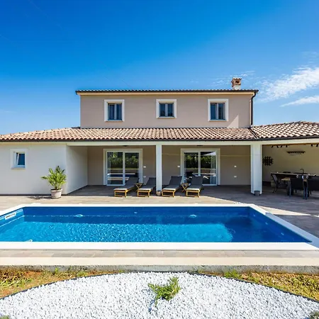 Villa Terrana Near Rovinj For 6 People With Private Pool