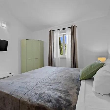 Terrana Near Rovinj For 6 People With Private Pool