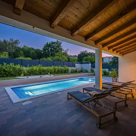 Villa Terrana Near Rovinj For 6 People With Private Pool *