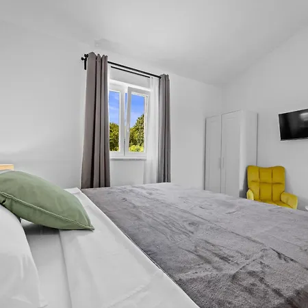 Terrana Near Rovinj For 6 People With Private Pool *